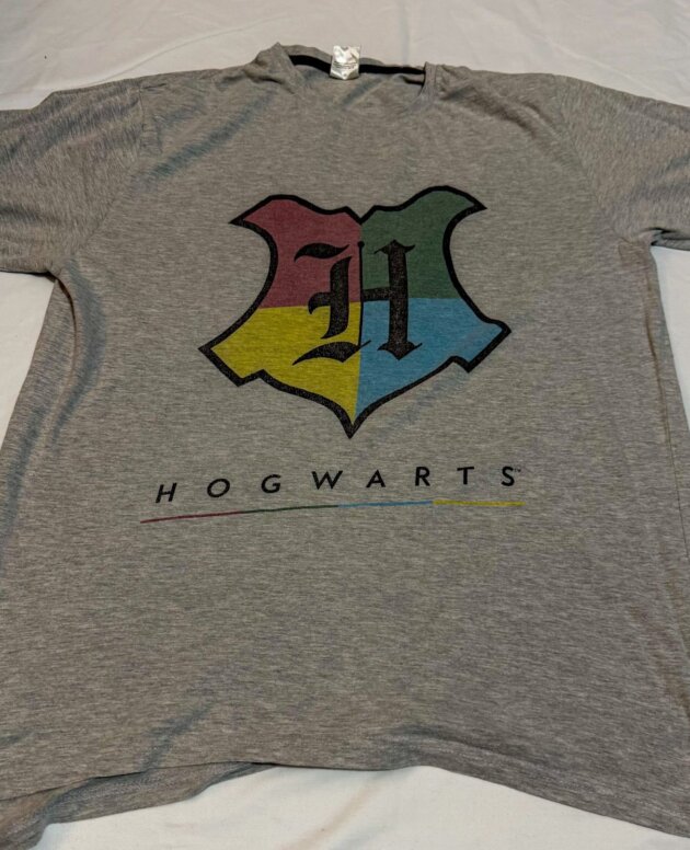 Hogwarts T-Shirt (Large)