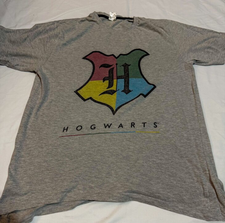 Hogwarts T-Shirt (Large)